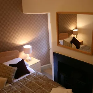 Royal Mile Budget Apartment