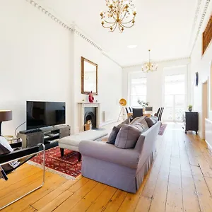 Elegant Period Clifton Balcony Apt - Simplycheckin United Kingdom